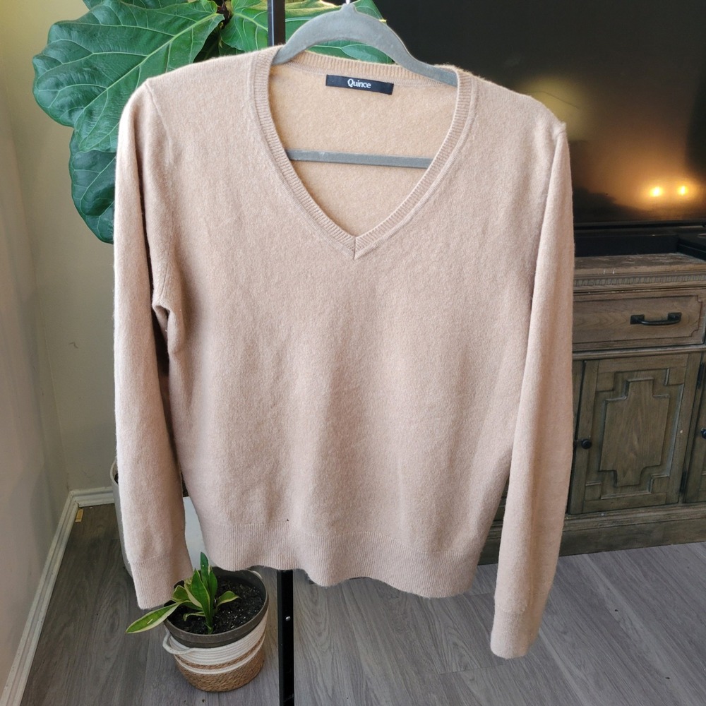 Quince Mongolian Cashmere V-Neck Sweater Tan Camel Large *Small Hole*